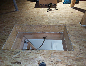 Zateplení stropu rodinného domu pomocí foukané izolace